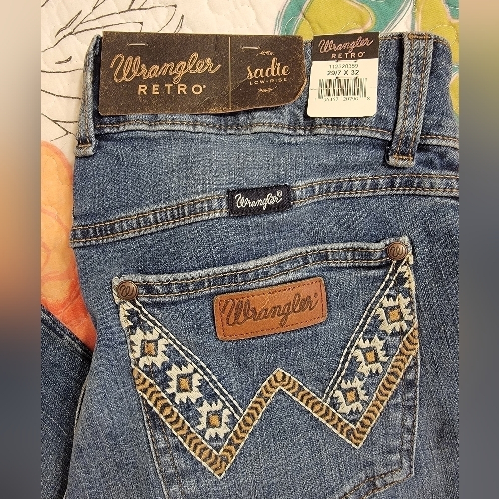 NWT Wrangler Retro Ladies Sadie Boot Cut Jean - Picture 8 of 8